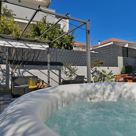 Luxury Apartment With Garden Jacuzzi And Wellness Трогир Экстерьер фото